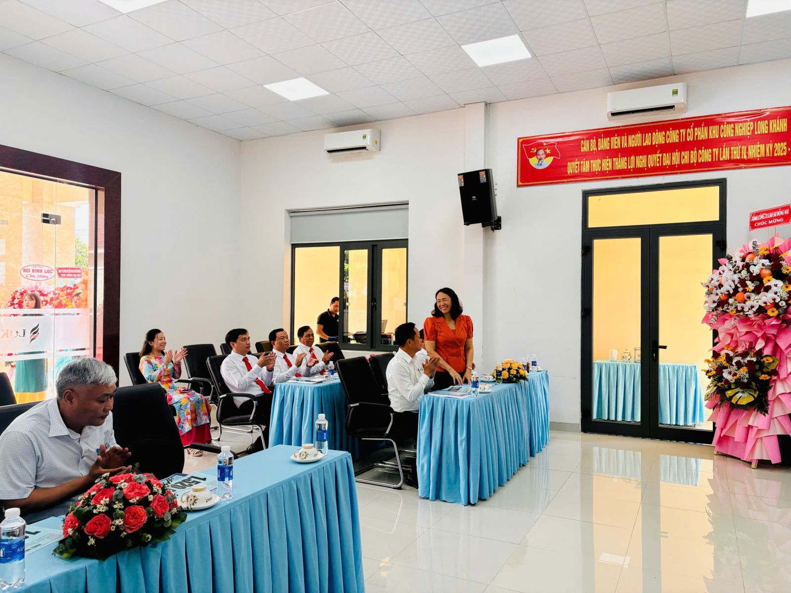LÃNH ĐẠO TÔNGR CÔNG TY CAO SU THAM DỰ ĐẠI HỘI